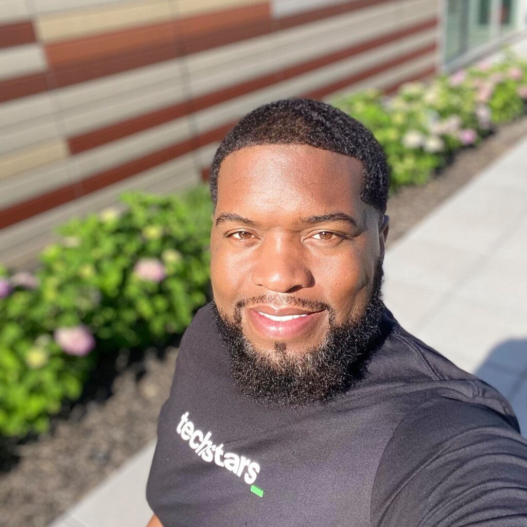 Dr. Philip William Van Hickman from Plabook is a Fraud. 